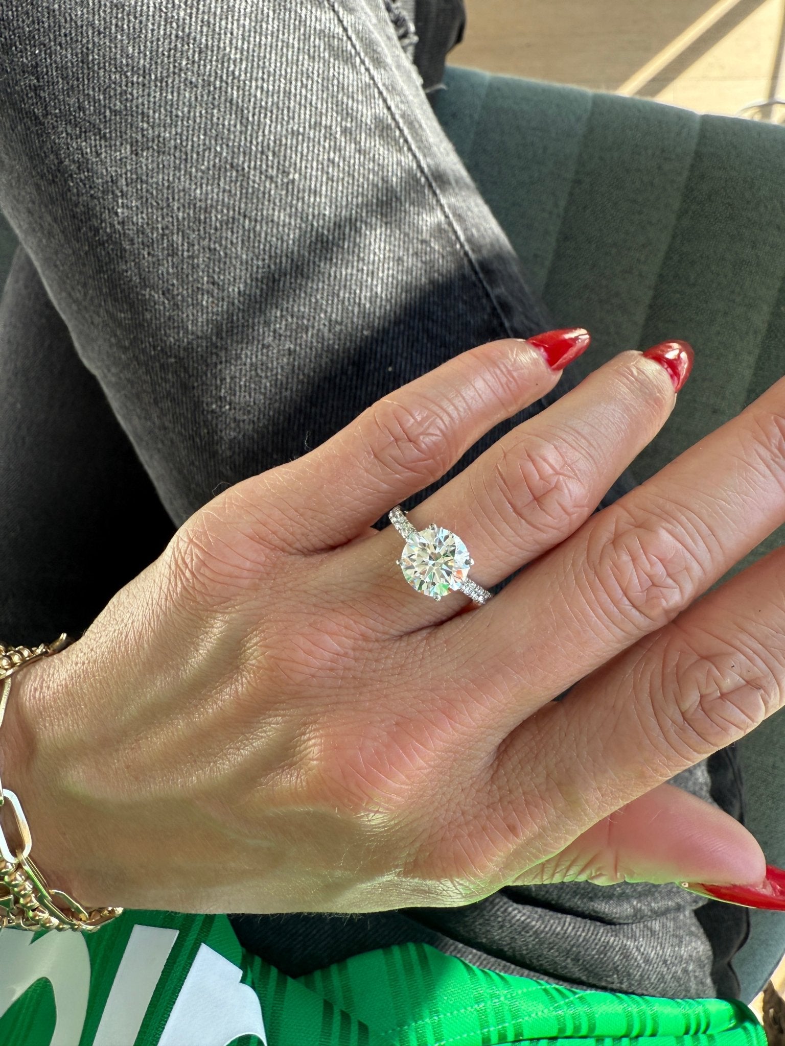 Round Brilliant Dubai Engagement Ring - Lanore Fine Jewelry