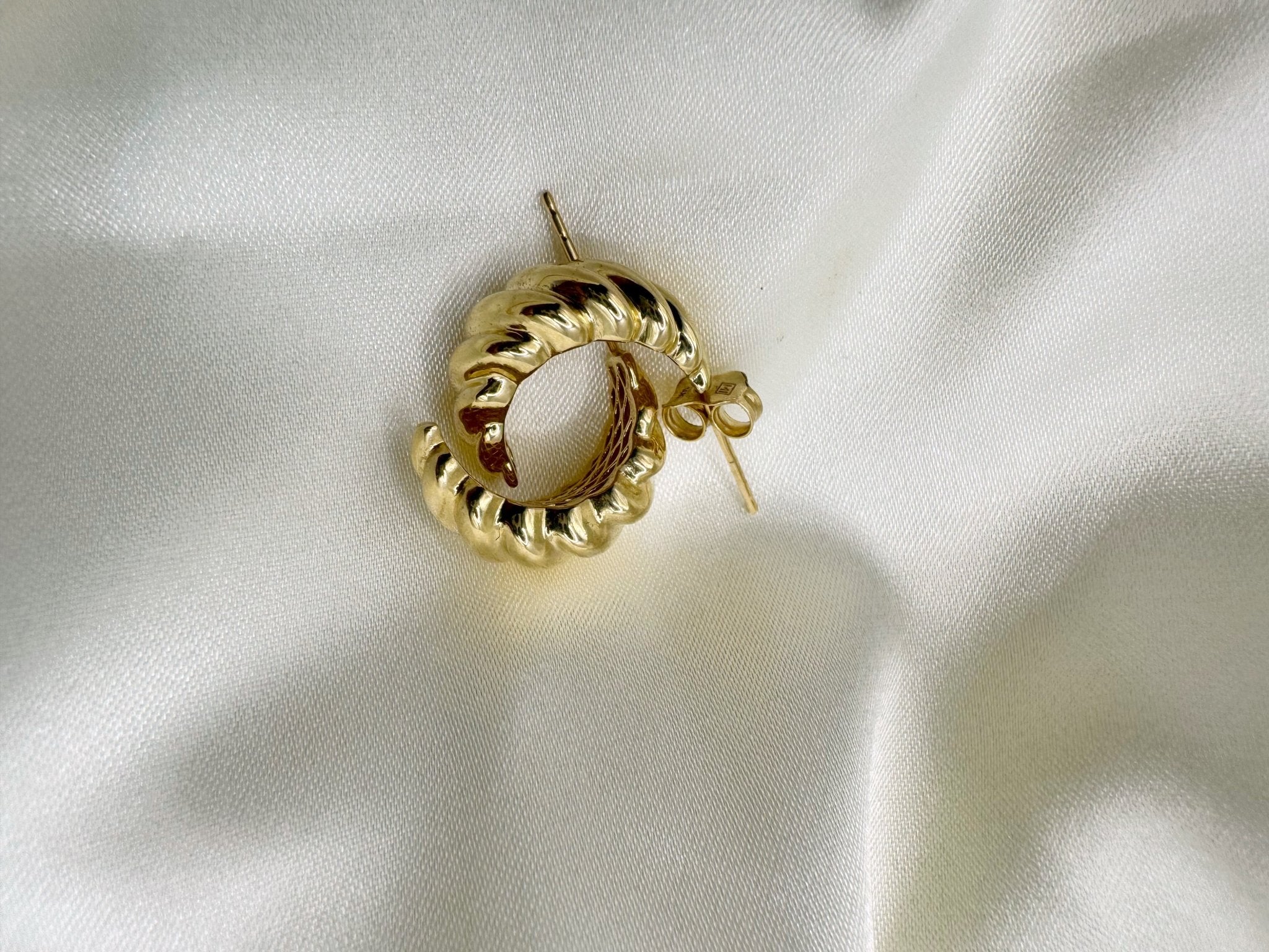 Chunky Croissant Huggie - Lanore Fine Jewelry