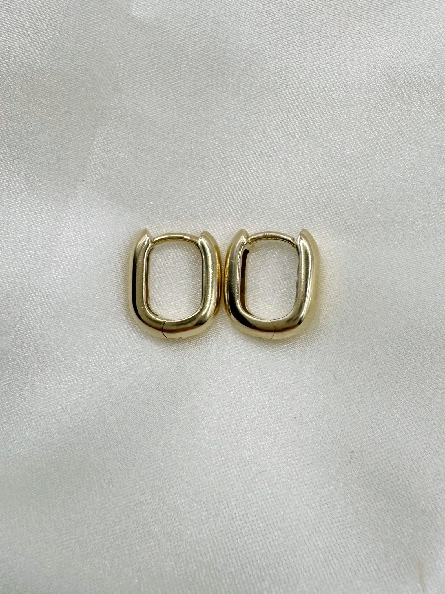 Puffy Link Huggie - Lanore Fine Jewelry