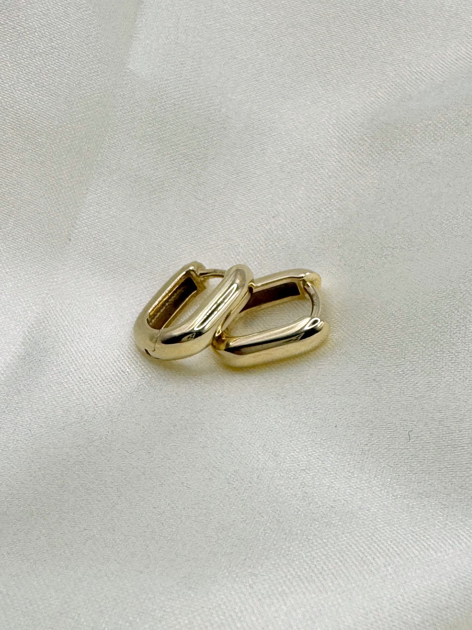 Puffy Link Huggie - Lanore Fine Jewelry