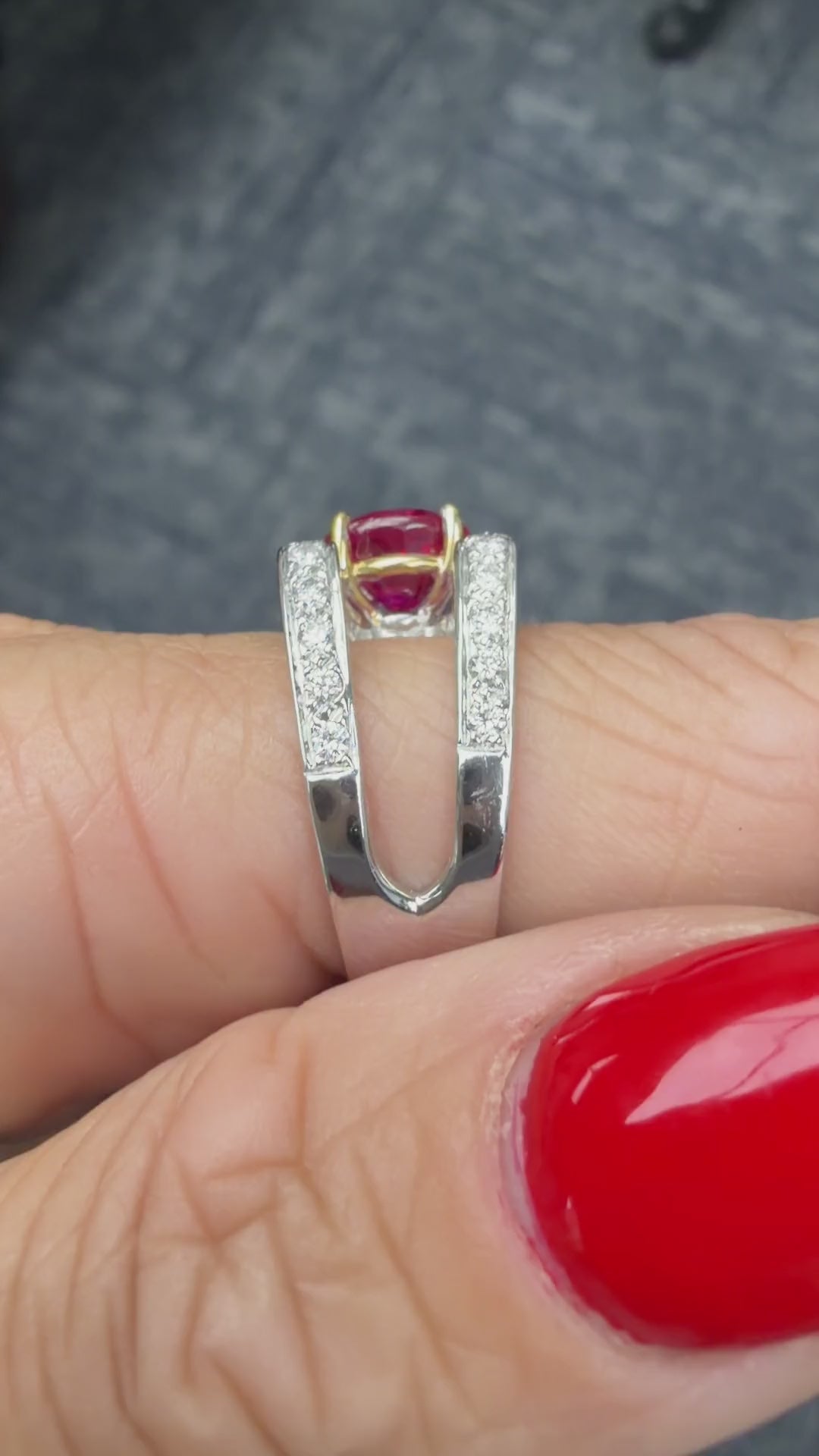 Second video of the pigeon's blood ruby and diamond ring