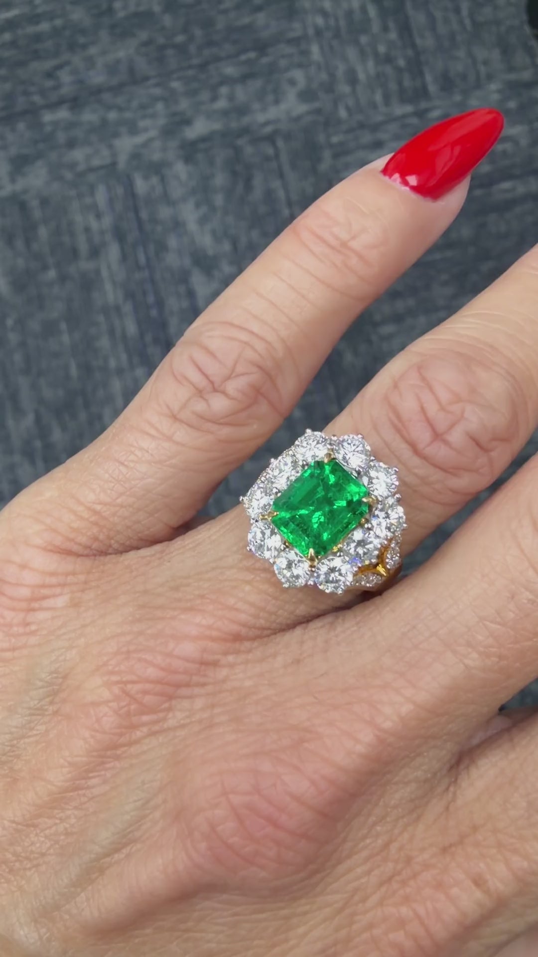 Colombian emerald and diamond halo ring video