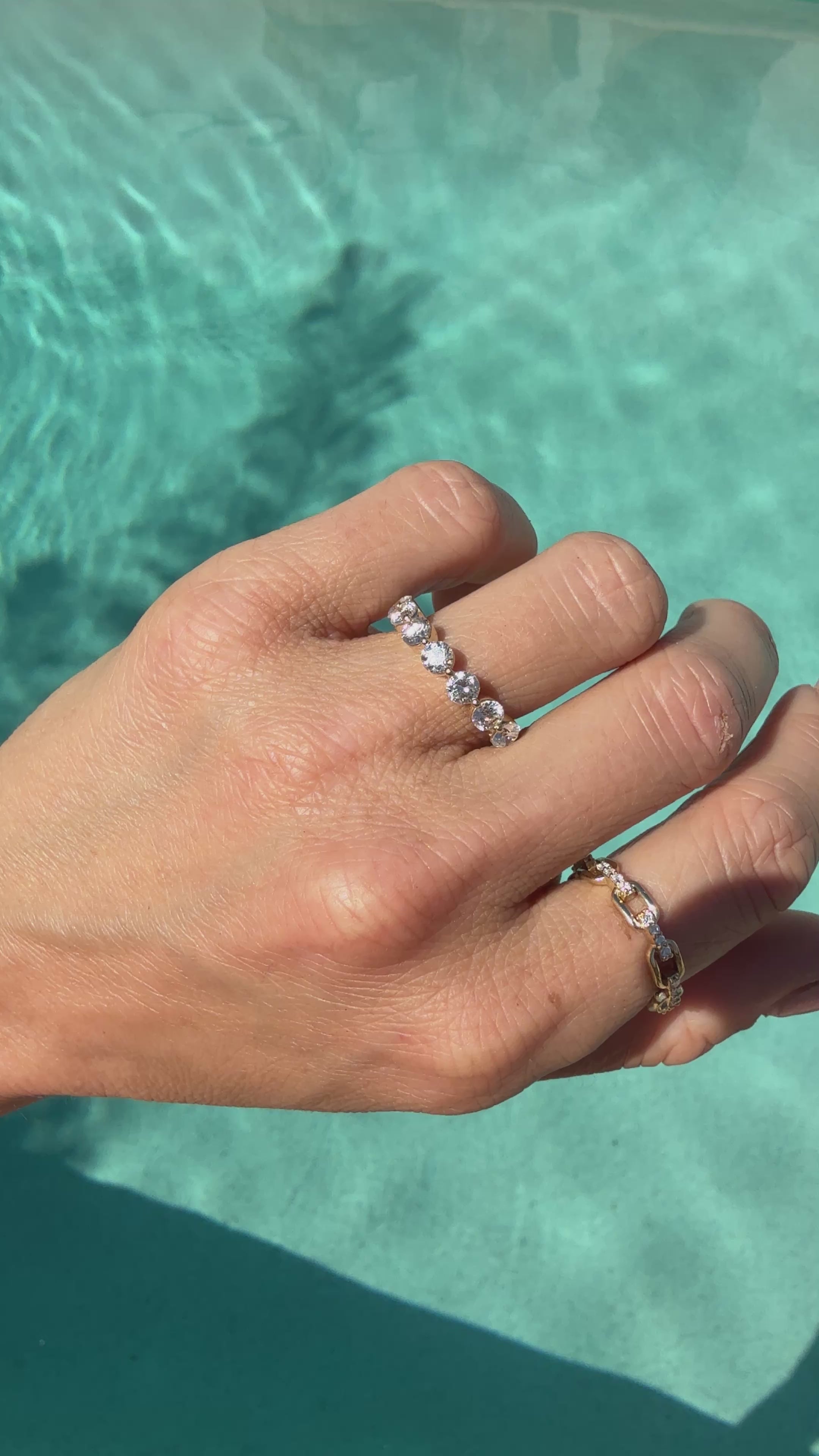 1.50ctw Floating Round Diamond Band (Lab Grown)